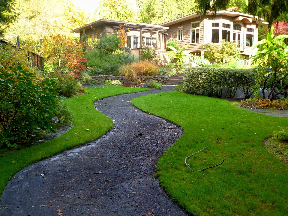 6 Benefits of Hiring a Landscape Designer  