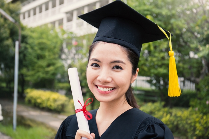 6 Career Benefits of Continuing Your Education