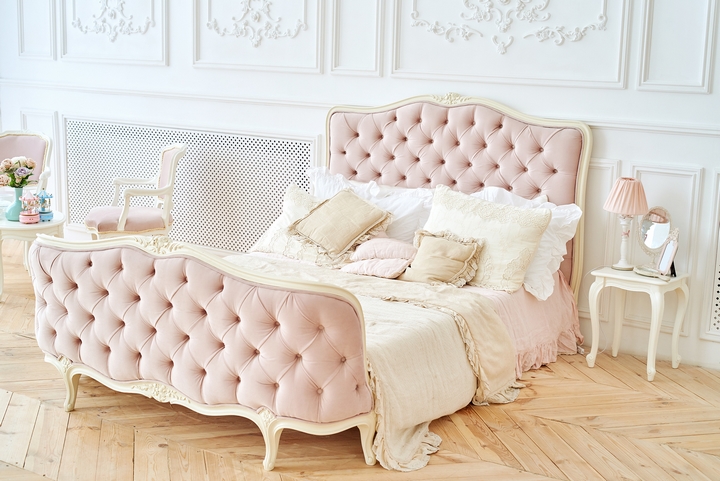 11 Feminine Bedroom Furniture Ideas for Homes