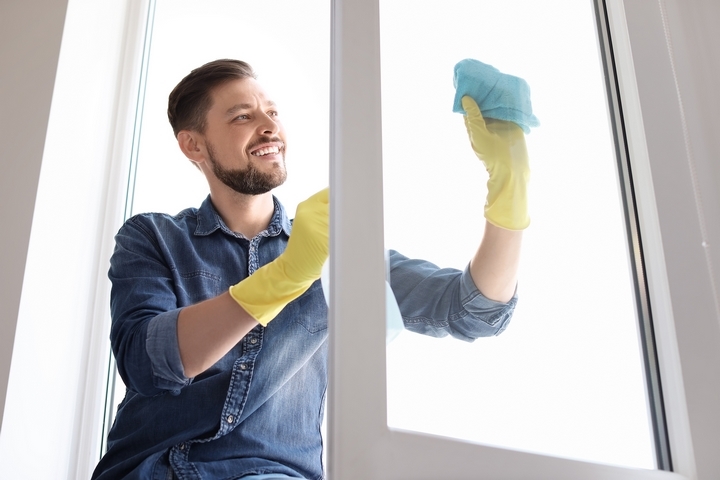 How to Clean Cloudy Exterior Windows